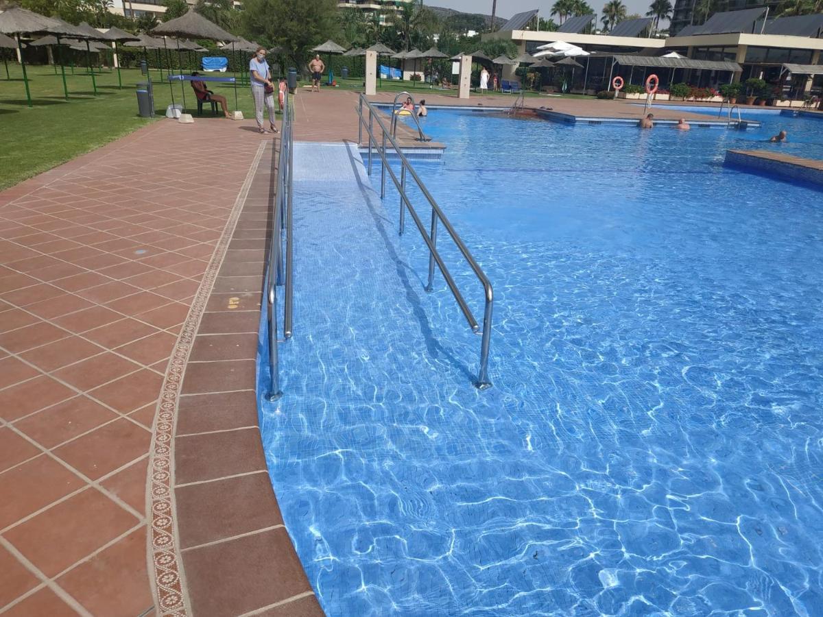 Luxury House 110 M2 On The Beach, Pool, Parking توريمولينوس المظهر الخارجي الصورة