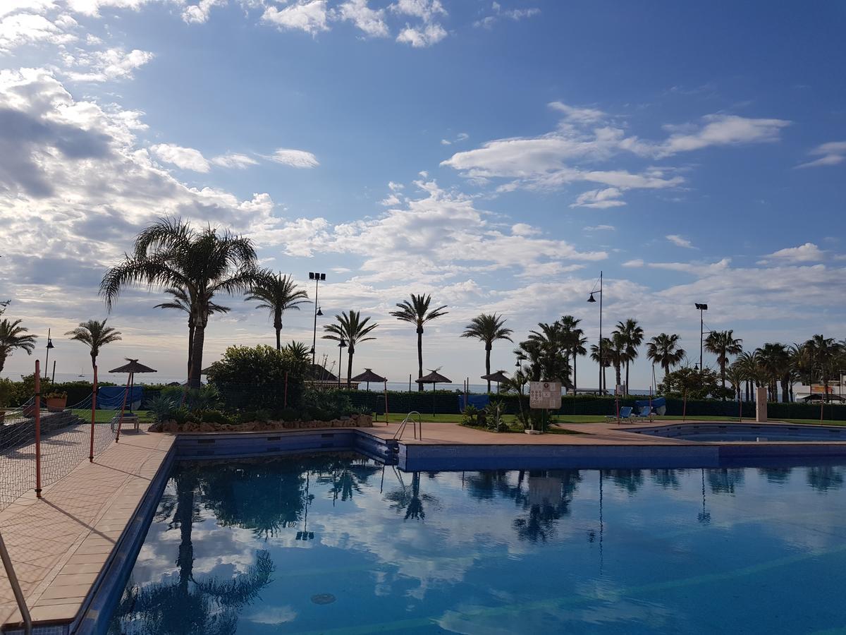 Luxury House 110 M2 On The Beach, Pool, Parking توريمولينوس المظهر الخارجي الصورة