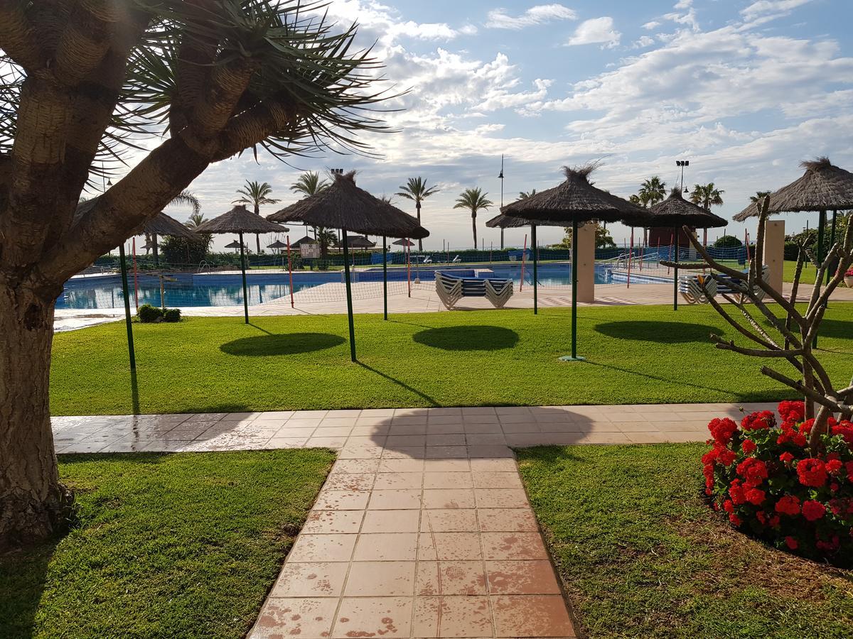 Luxury House 110 M2 On The Beach, Pool, Parking توريمولينوس المظهر الخارجي الصورة