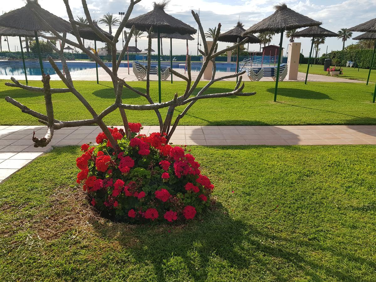 Luxury House 110 M2 On The Beach, Pool, Parking توريمولينوس المظهر الخارجي الصورة